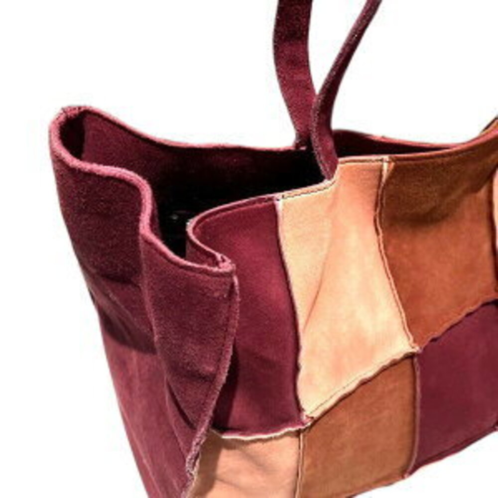 Chanel patchwork tote bag on shoulder - Picture 9 of 9